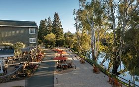 River Terrace Inn